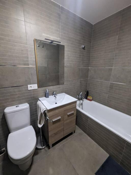 Piso Completo Y Moderno, Apartment